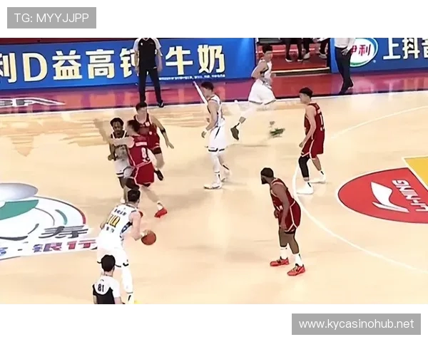 CBA再现伤人恶犯！超级外援袭击两大国手遭无视，网友：驱逐出境_2